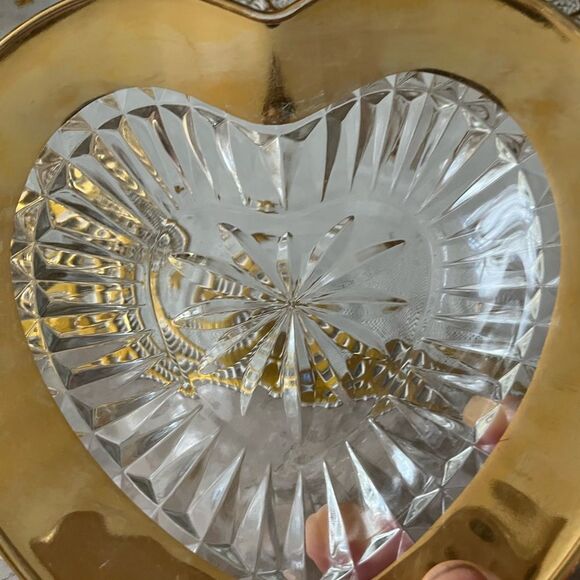 Beautiful vintage crystal gold trim heart shaped candy dish, great shape, 7.5x7 - Picture 2 of 4